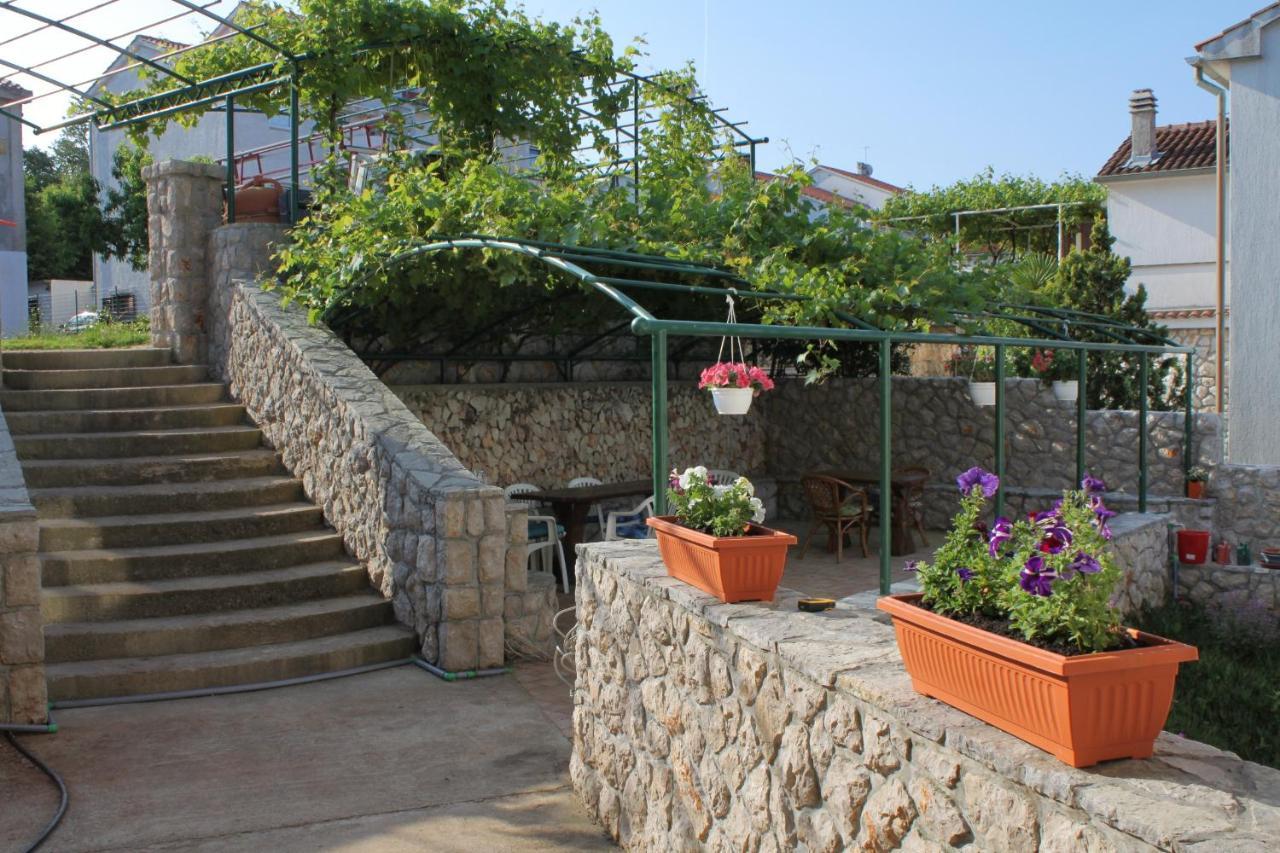 Apartments And Rooms With Parking Space Njivice, Krk - 5458 Exterior photo