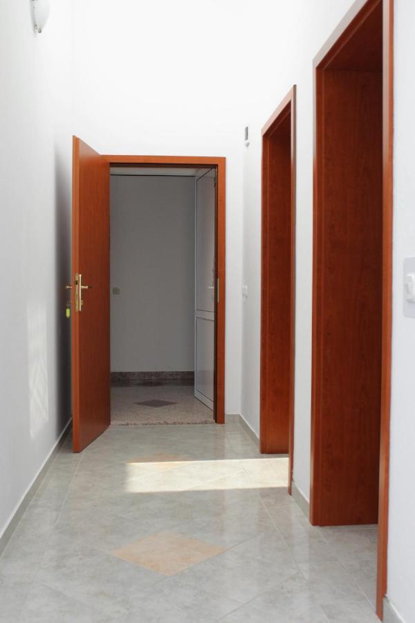 Apartments And Rooms With Parking Space Njivice, Krk - 5458 Exterior photo