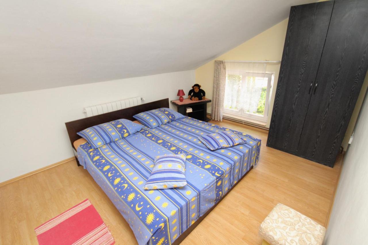 Apartments And Rooms With Parking Space Njivice, Krk - 5458 Exterior photo