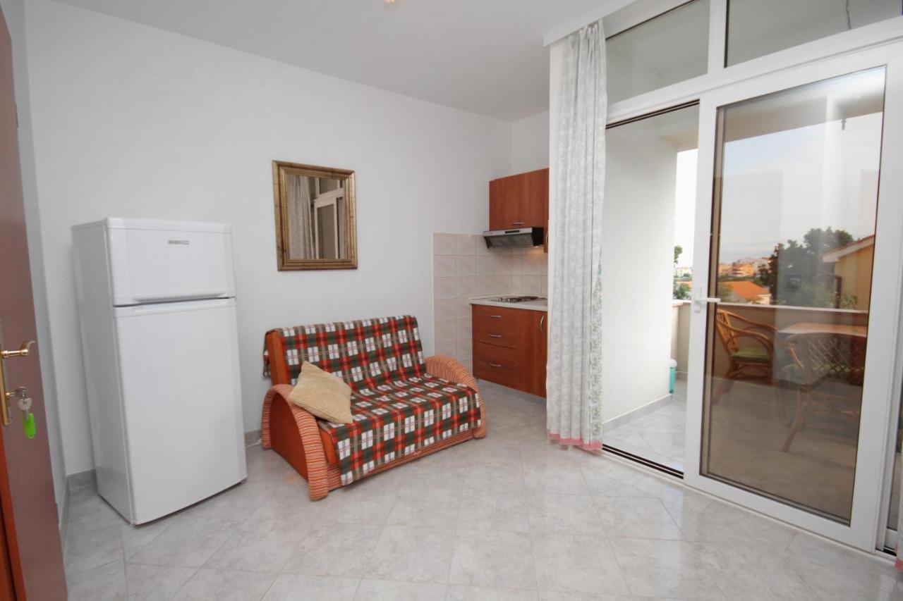 Apartments And Rooms With Parking Space Njivice, Krk - 5458 Exterior photo