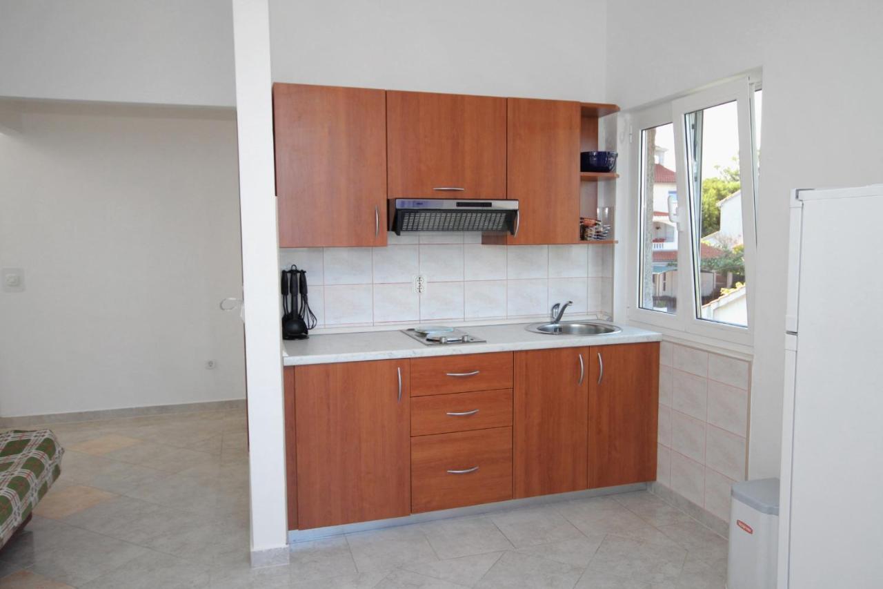 Apartments And Rooms With Parking Space Njivice, Krk - 5458 Exterior photo
